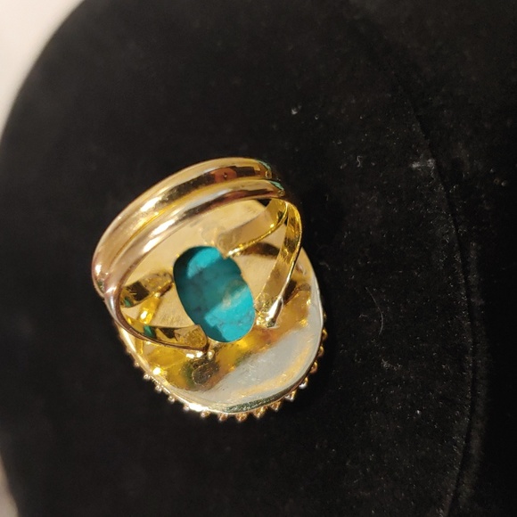 Metropolitan Museum of Art Tibetan Amulet Necklace and ring set; ring size 7 - Picture 8 of 16